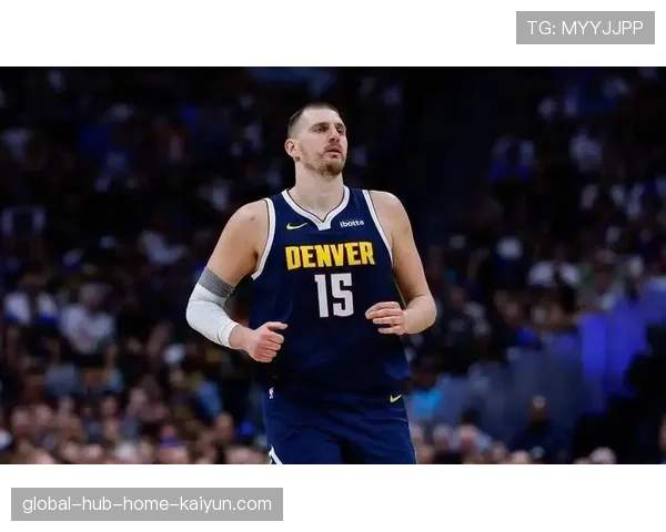 掘金约基奇组织视野改变防守,高位策应创造空间最大化价值 掘金约基奇组织视野改变防守,高位策应创造空间最大化价值